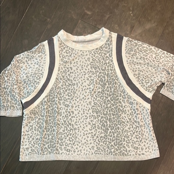 BUCKETLIST Tops - Leopard Print 3/4 sleeve Top